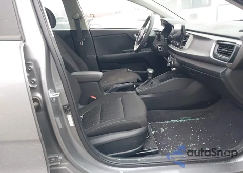 2021 Kia Rio S z USA, uszkodzony, nr VIN 3KPA24AD1ME430933